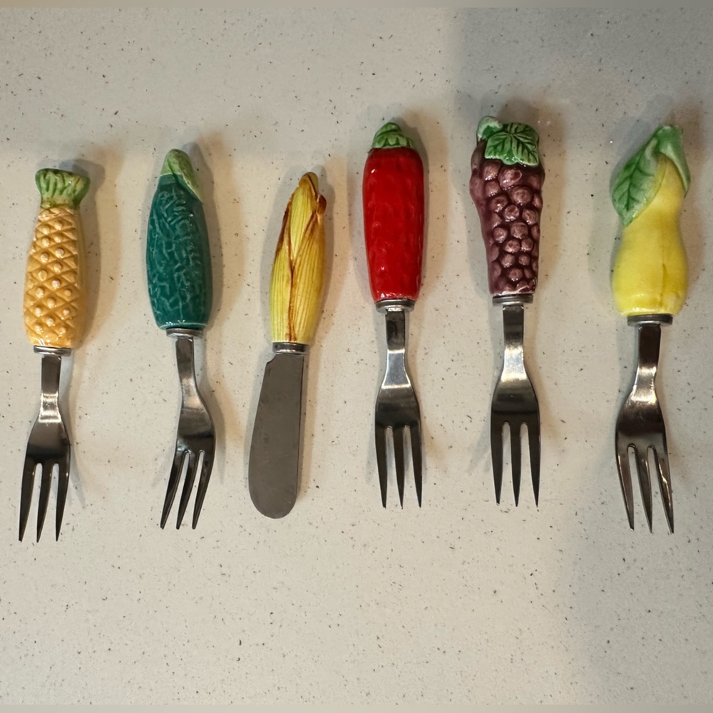 Colorful Fruit-Themed Fork and Knife Set